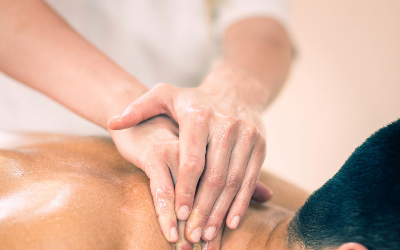 Massaggio contro contratture collo